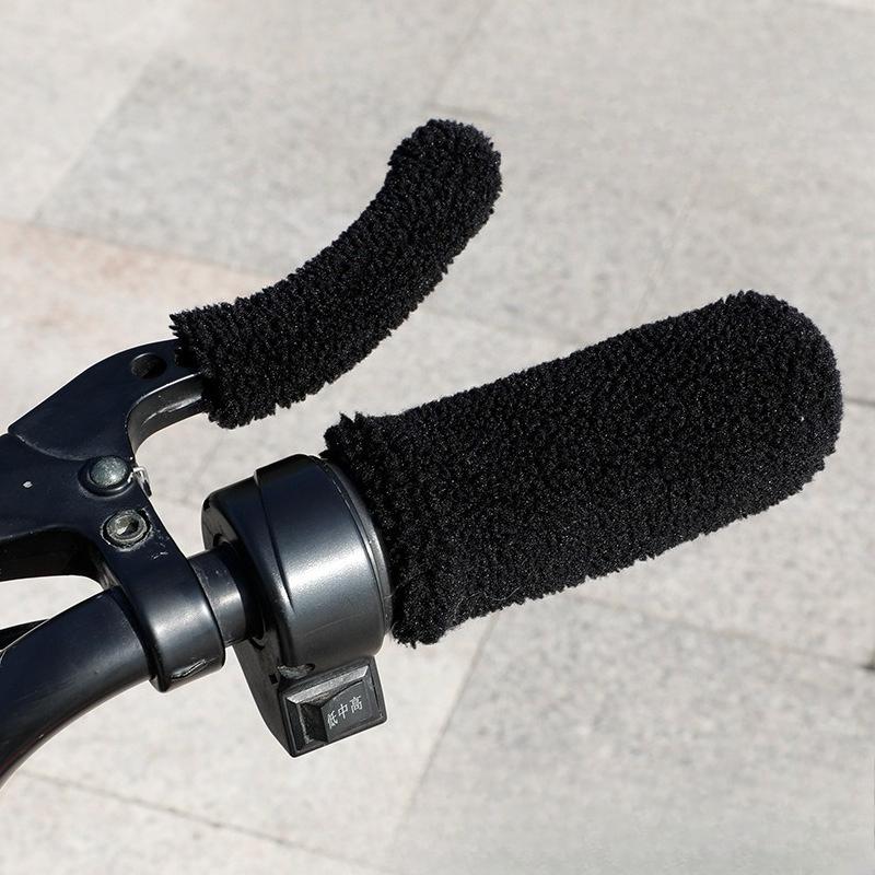 New Granular Fleece Imitation Plush Handle Cover, Anti-slip, Hand Protection and Warmth Universal for Electric Bikes, Motorcycles and Tricycles