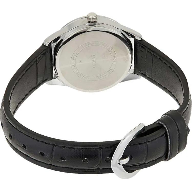 Casio Women's Standard Series White Watch LTP-V005L-7B2. LTP-V005L-7B2.