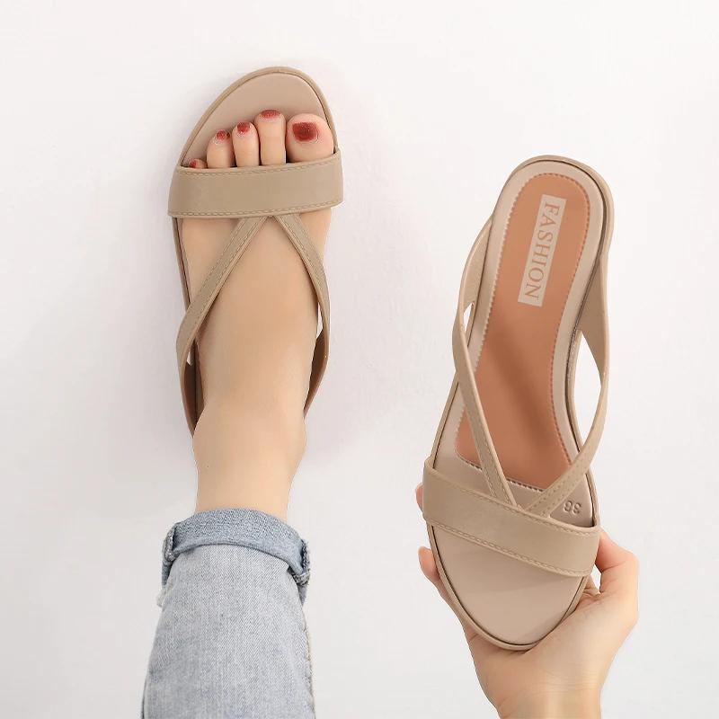 Fashion 2025 Women's Fashionable PVC Low-heeled Sandals and Thick-soled Casual Shoes for Wearing Slippers Outside
