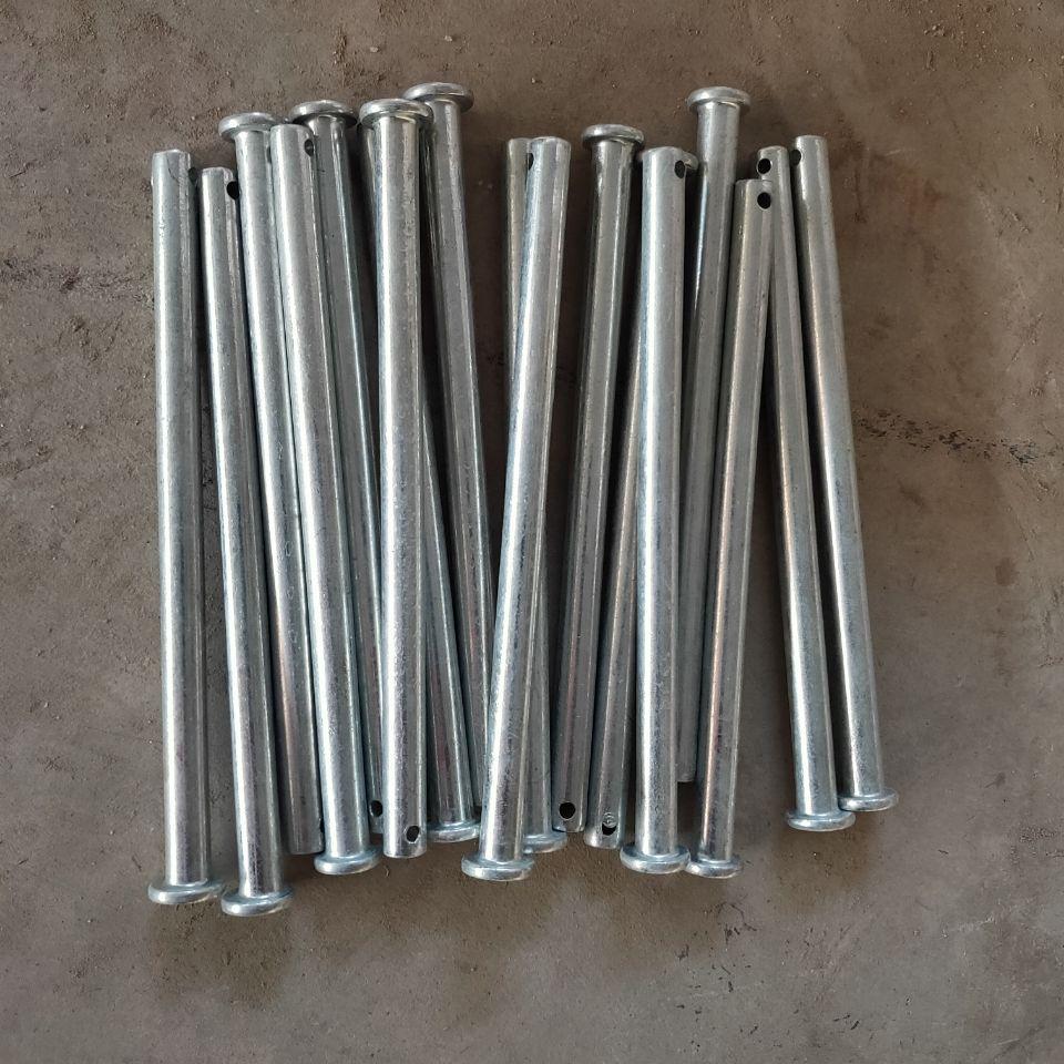 Sortiment válcových a plochých kolíků – Ocelové čepy náprav a zavěšení pro traktory a rotační kultivátory