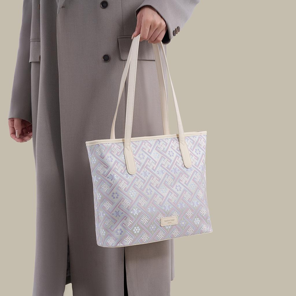 Portable Tote Bag, Spring And Summer Ethnic Style Commuting Big Bag, Fashionable And Large-Capacity Shoulder Women'S Commuting Bag
