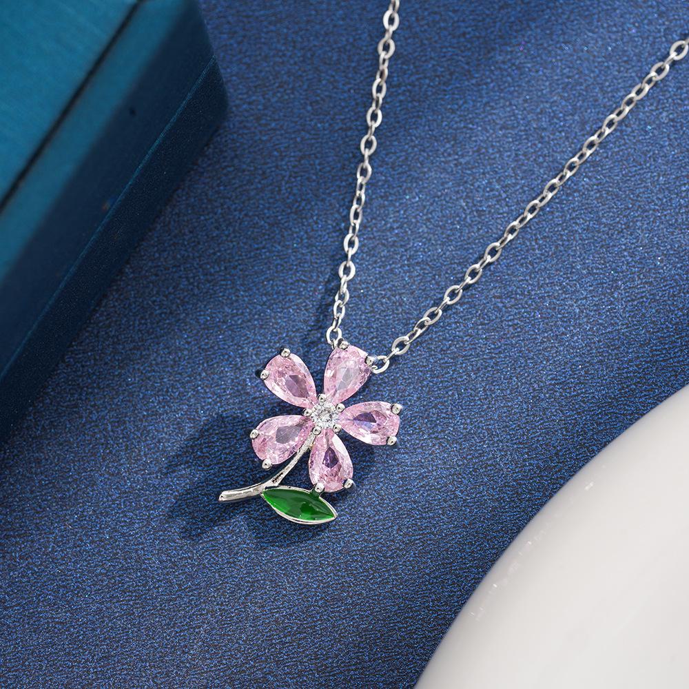 18K Gold Copper-Plated Cat s Eye Flower Pendant Necklace