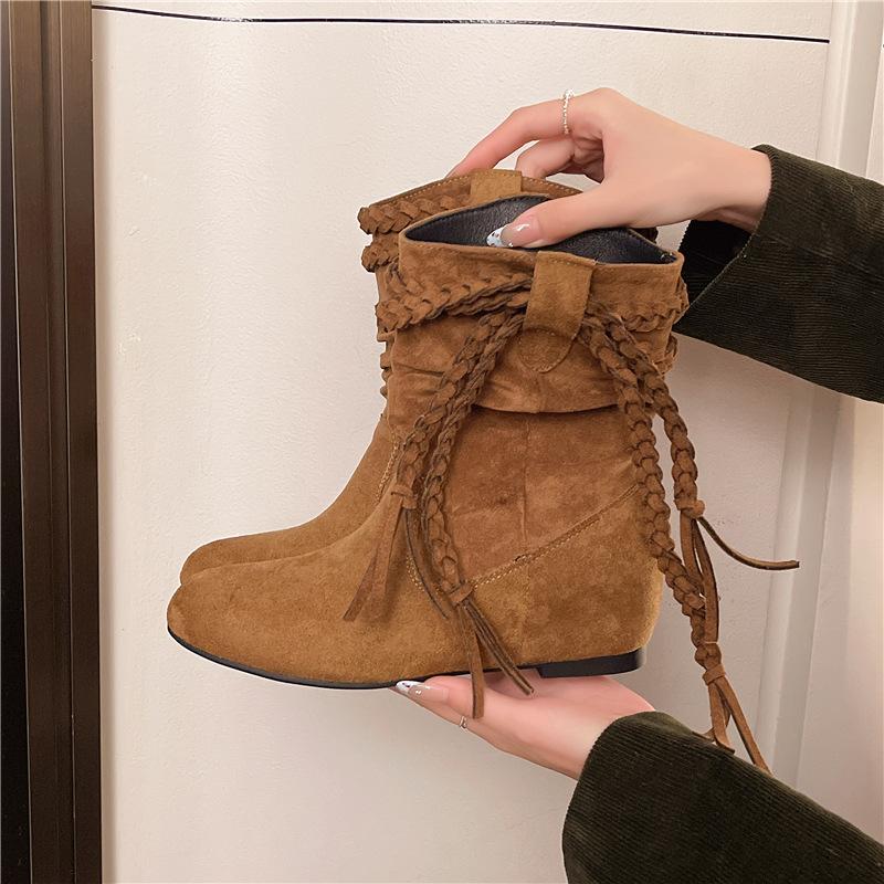 Retro Style Square Head Suede Fringed Strap Thick Heel Medium Boots Women's Autumn 2025 New Sleeve Versatile Fringed Boots