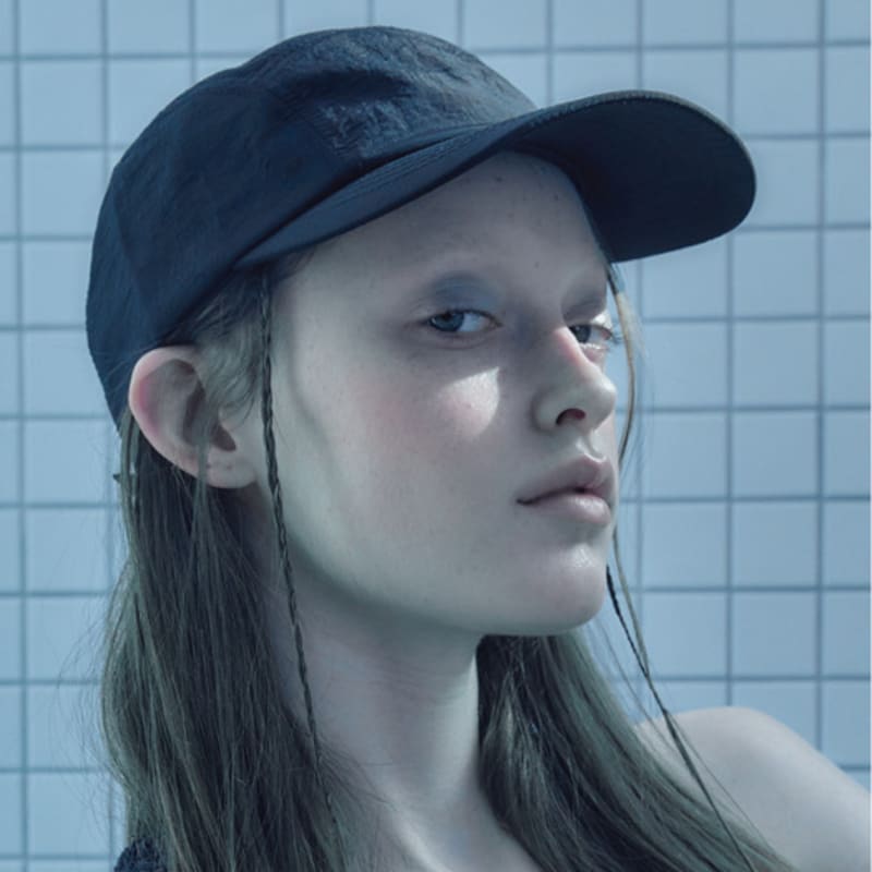 poesiedame PARACHUTE CAP IN BLACK