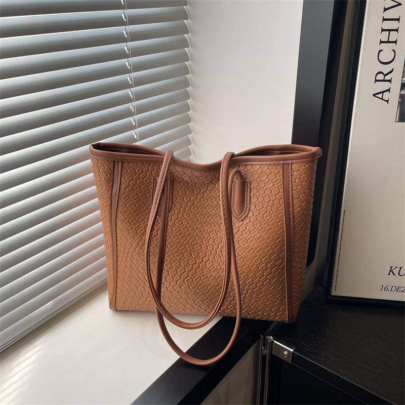 

Сумка премиум-класса большой вместимости женская новая осенняя сумка-тоут для студентов колледжа для поездок на занятия, универсальная сумка через плечо светло-коричневого