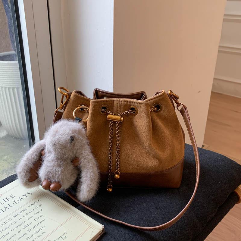 Frosted retro small bag women's autumn and winter 2025 new trendy messenger bag this year popular shoulder underarm bag bucket bag