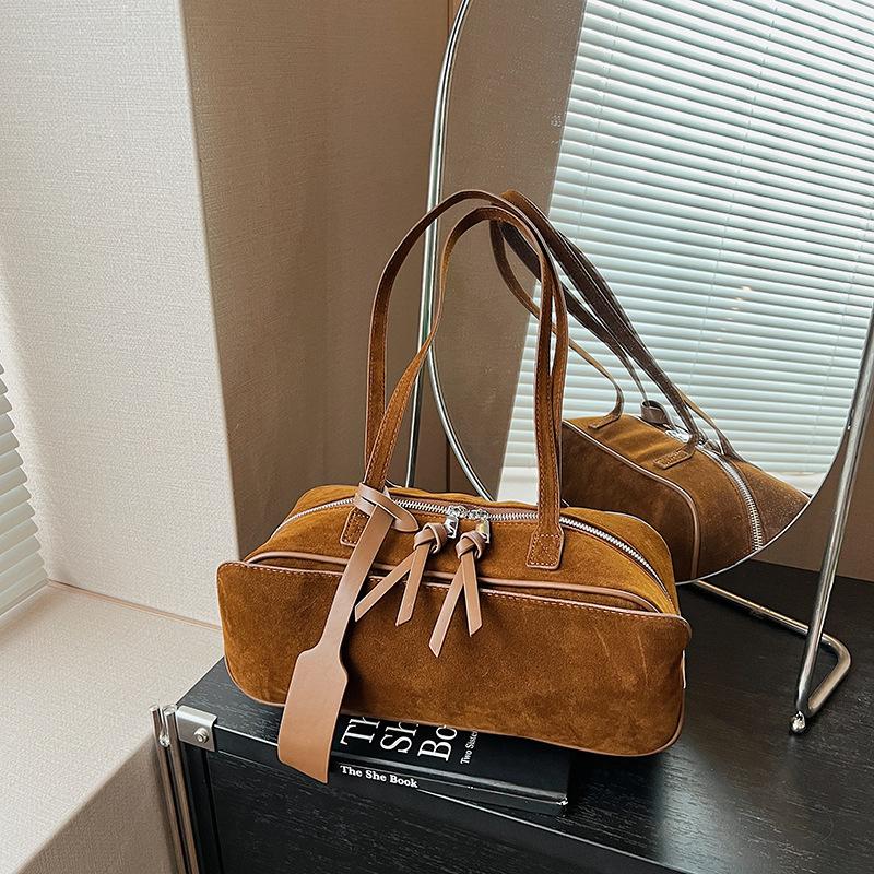 Suede bag women's large-capacity new autumn and winter retro shoulder underarm bag commuter pillow bag