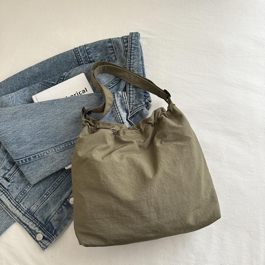 Niliv Canvas Tote Bag, Large Capacity Shoulder Bag, A4 Size, for Men and Women, Solid Color, with Magnetic Closure, Perfect for Commuting, School, or