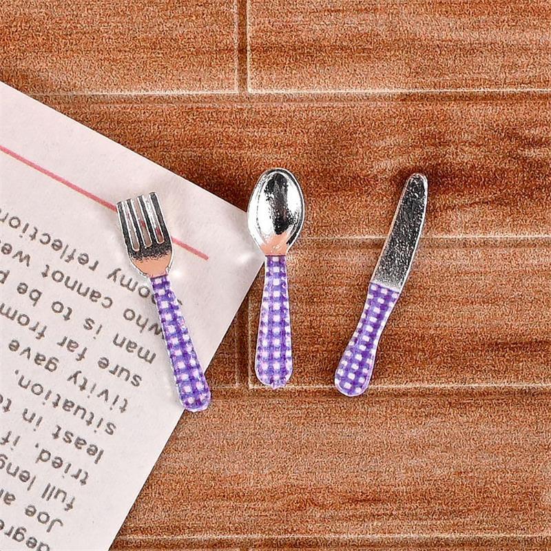 Набір із 3 мініатюрних кухонних іграшок для лялькового будиночка, трисекційний набір виделок і ложок зі сплаву в клітинку, модель, декор для дому, іграшка для гри дітей, прикраси, подарунки