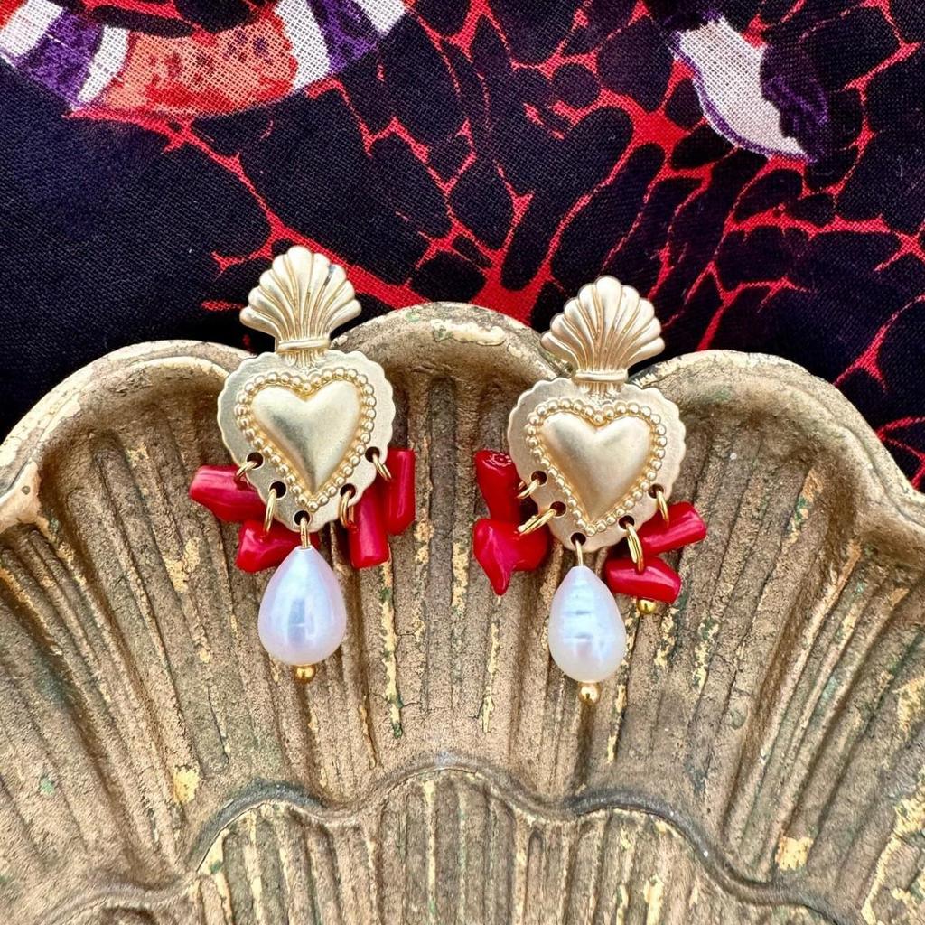 Heart-Shaped Stainless Steel Shell Earrings - European and American Fashion Style, Color-Preserving Design.