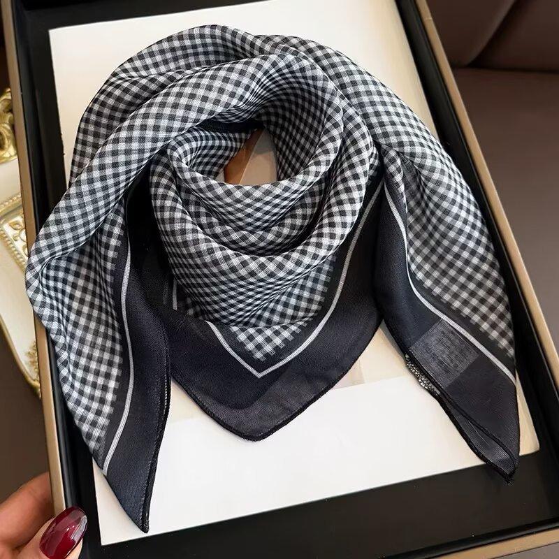 Small square scarf, new Korean version, small fresh polka dots, simple temperament, literary style, atmosphere, headscarf, decorative scarf, silk scar