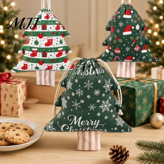 Seasonal Home Decor Christmas Tree Shaped Drawstring Gift Bags, Xmas Hanging Treat Sacks, Holiday Candy Bags Small Storage Pouches for Decorations