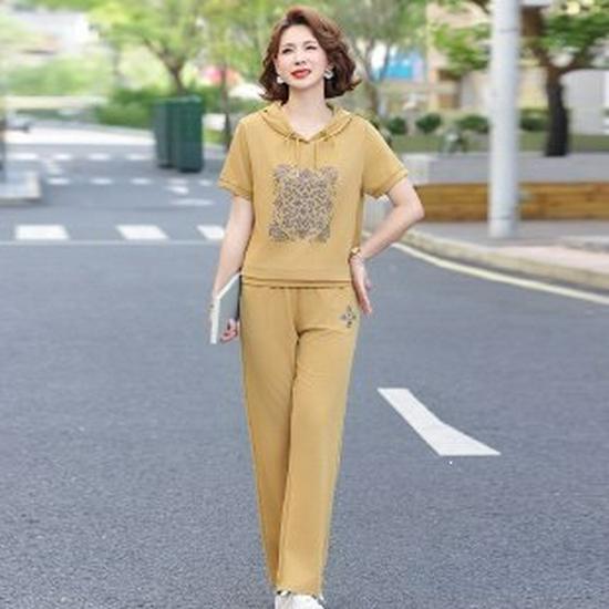 

Summer Sportswear Set for Women Aged 40-50: Short-Sleeve T-Shirt & Casual Two-Piece Outfit XL жёлтый