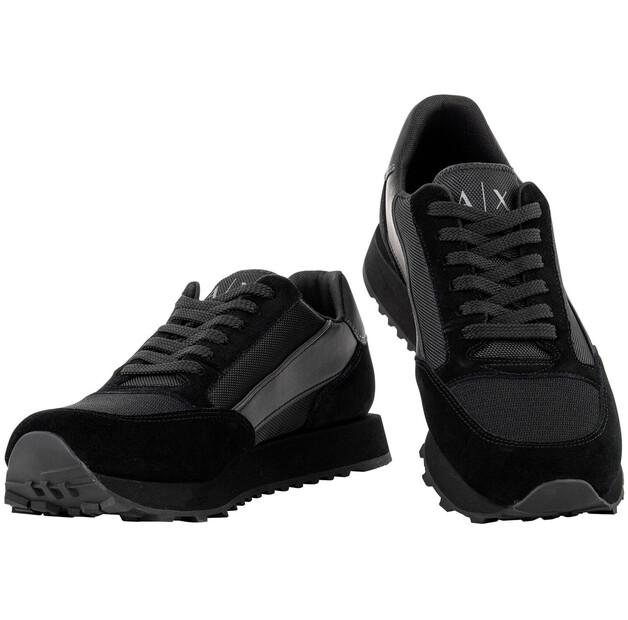 An Armani Exchange Half-Boots XUX083