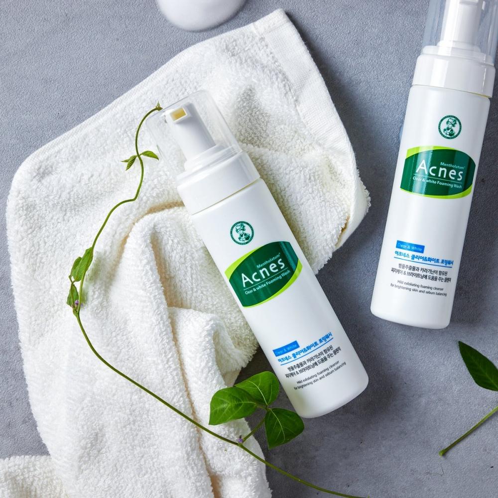 Acnes Clear   White Foaming Wash 150g