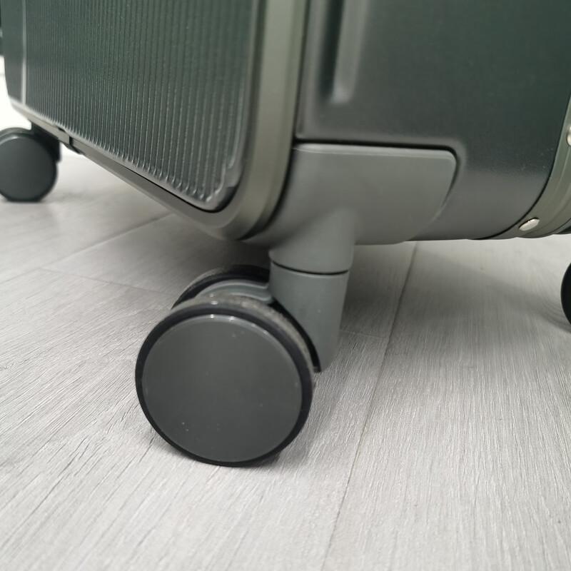 Durable Hardside Carry-on Luggage with Lock