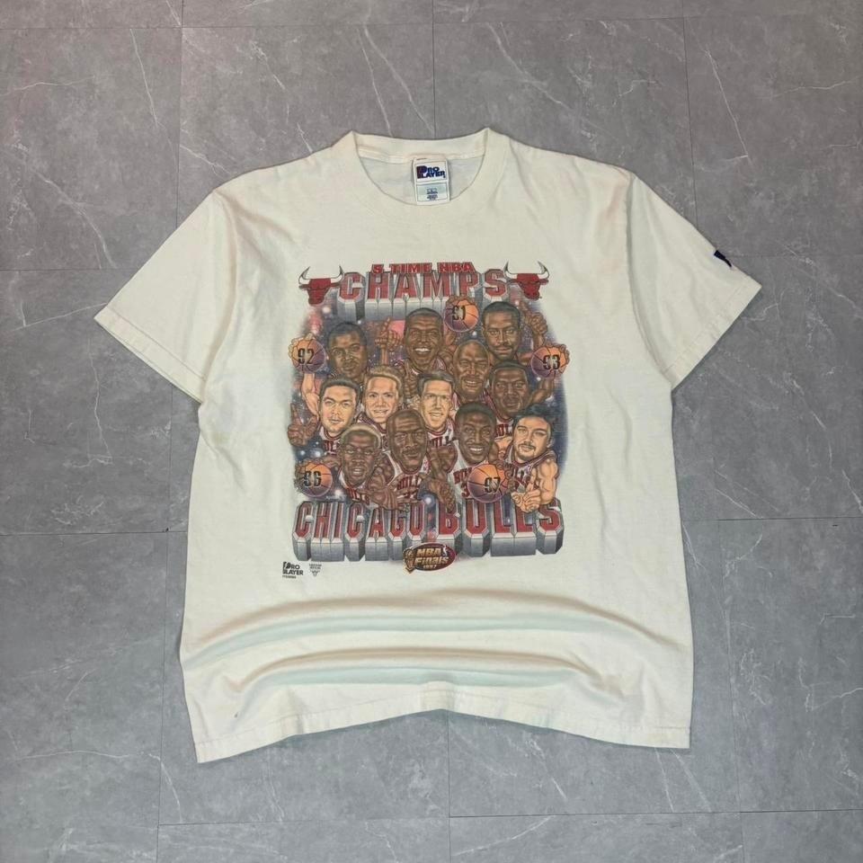 T-shirt unisex con caricatura dei Chicago Bulls degli anni '90