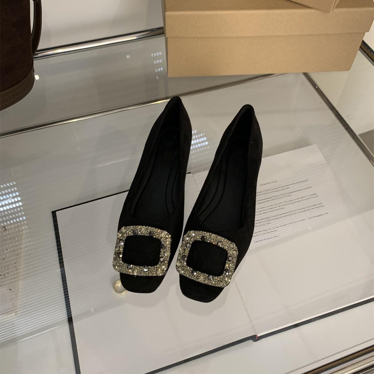 

Женские туфли-лодочки с неглубоким вырезом и стразами, весна-осень 2025, новые, темпераментные, фея с юбкой, на плоской подошве, вечерние туфли 40 чёрный