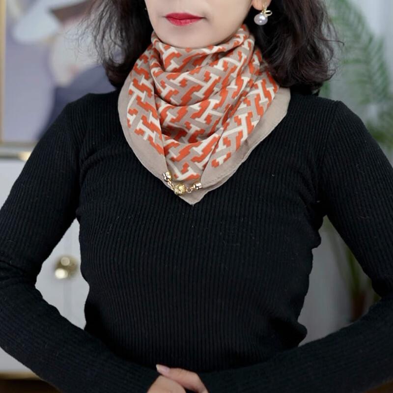 

Элегантный треугольный шарф с магнитной застежкой One Size