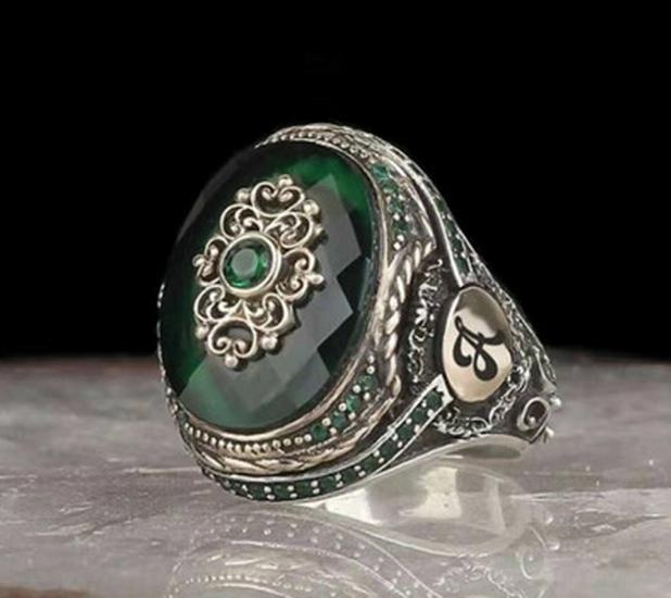 European & American Geometric Black Oval Acrylic Men's Retro Crown Ring