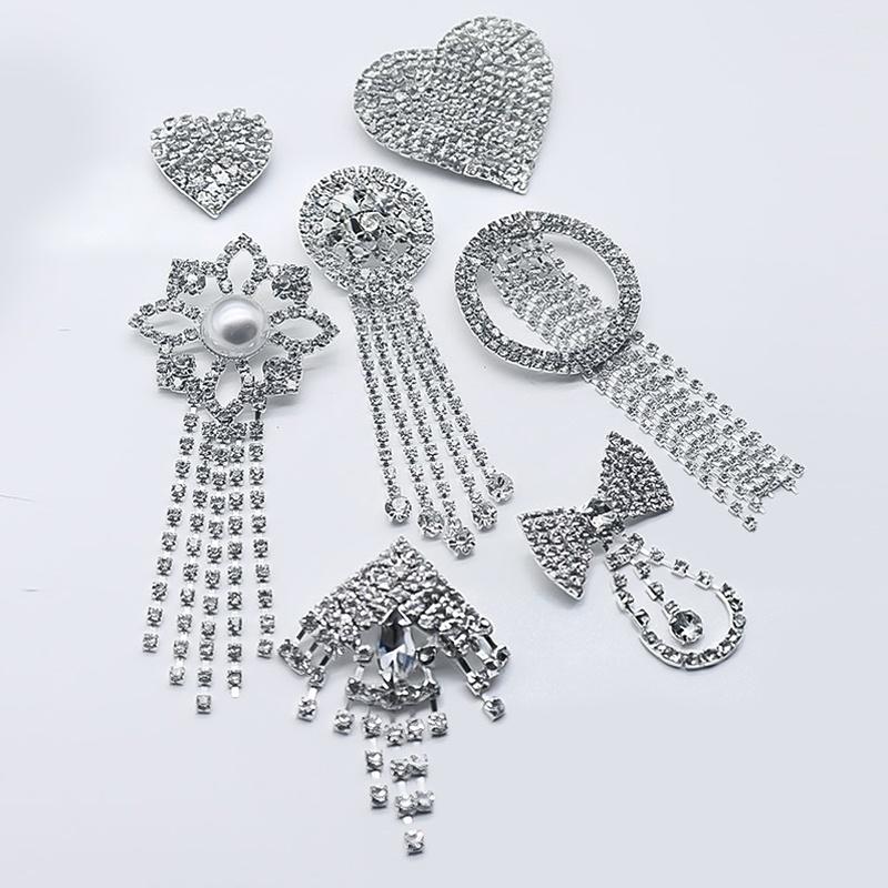 Korean Chain Heart Chain Metal Tassel Brooch For Women Men Suit Decoration Tassel Chain Metal Bead Pin Cloth Jewelry Accessories