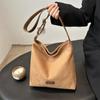 Retro matte large capacity single shoulder crossbody bag for women  new autumn and winter high-end crossbody bucket bag