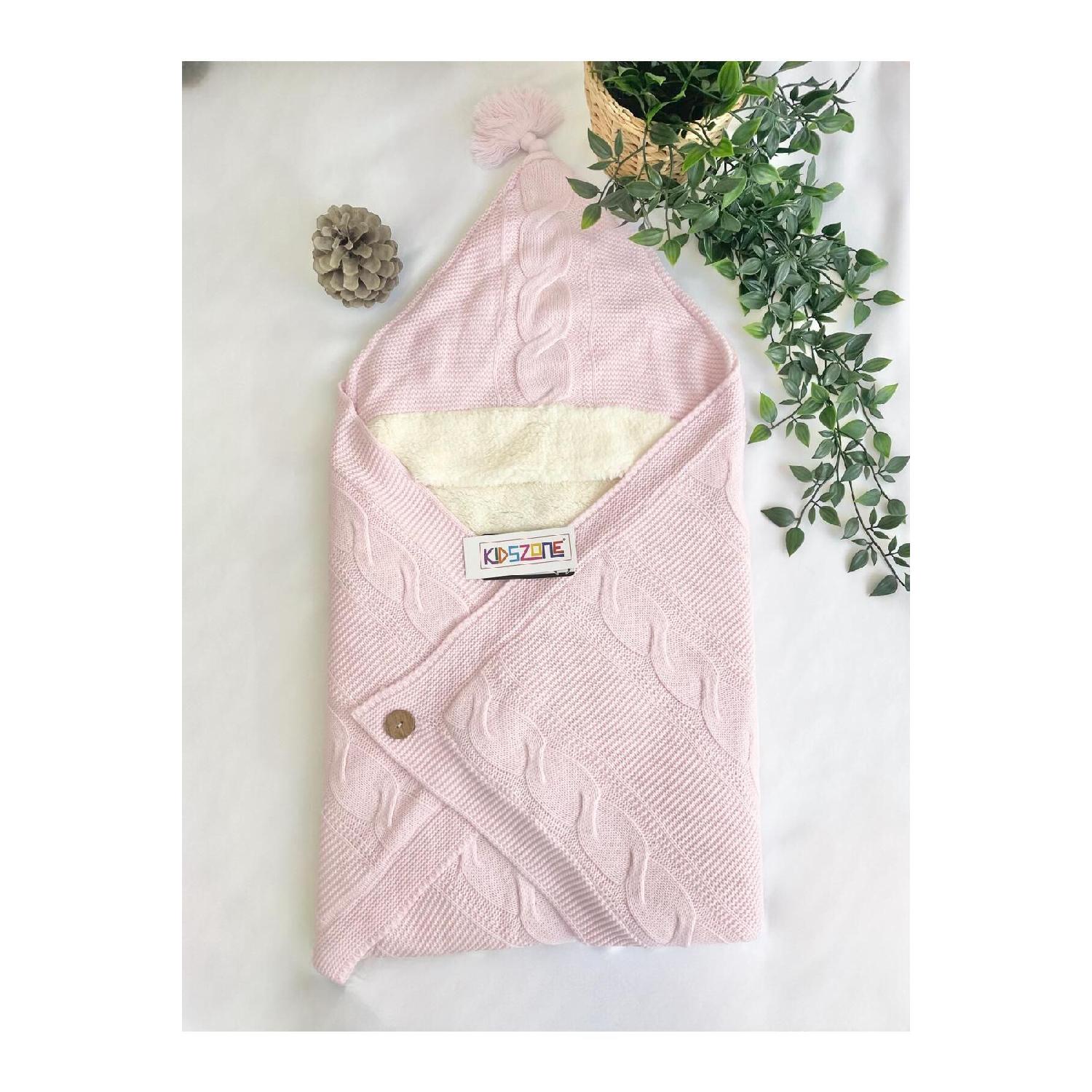 

В язане сповивання новонародженого з Wellsoft всередині, ґудзики спереду, при відкритті перетворюється на ковдру. рожевий