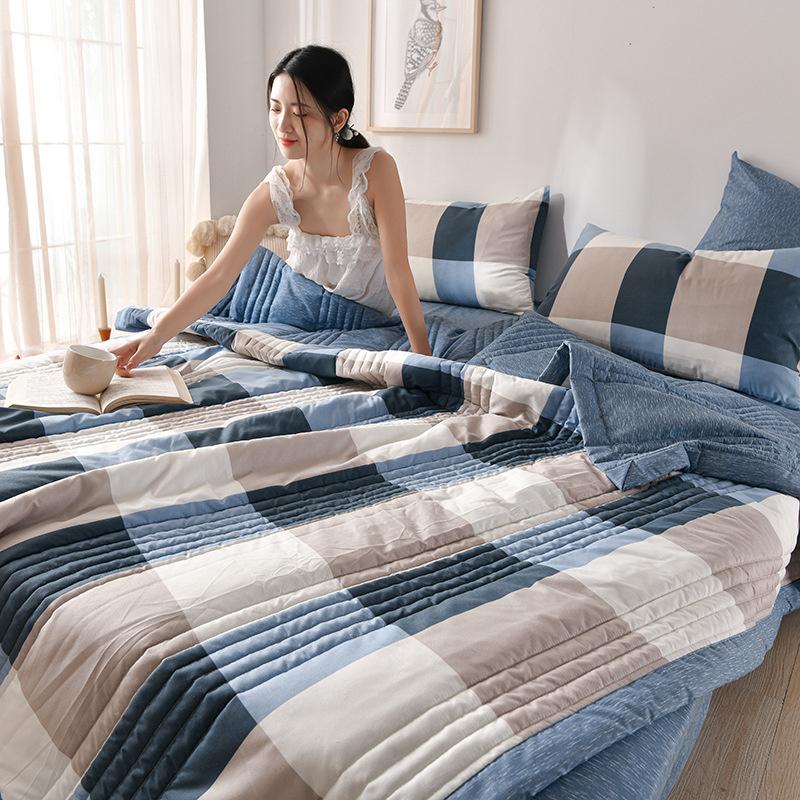 Summer Quilt Microfiber Lightweight Air Conditioner Quilt, Soft Skin-Friendly Breathable Thin Quilt for Bedroom Home Quilt (Pillowcase Need Order)