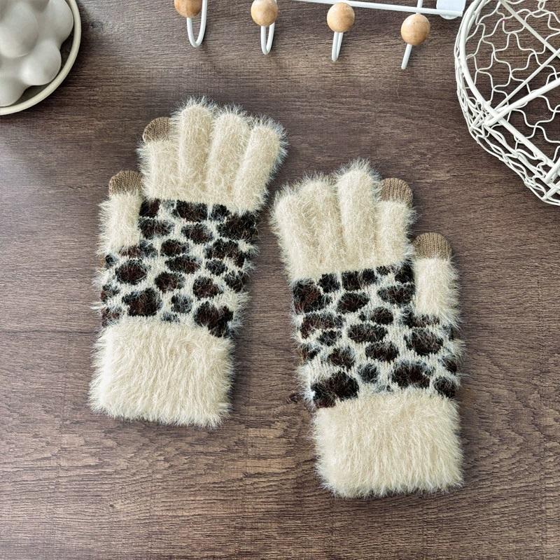 Korean Retro Fashion Faux Hair Insulation Gloves for Women Soft Skin Friendly Washable Cold Resistant Riding Insulation Gloves