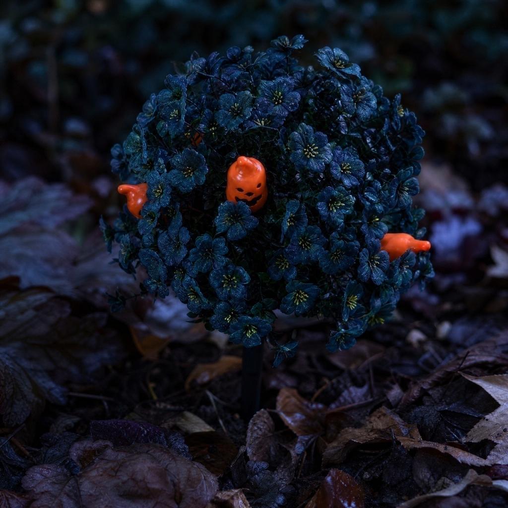 2 Pack Halloween Artificial Pumpkin Ground Stakes with Blue Flowers for Outdoor Yard Decor