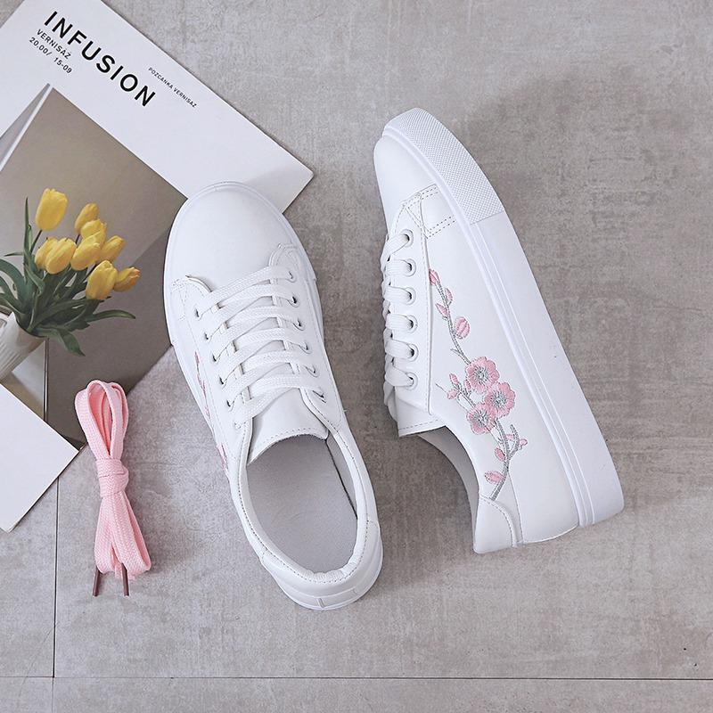 Fashion Women Sneakers Women Running Shoes Fashion White Breathable Mesh Embroidered Flower Lace-Up Casual Sneakers Zapatos De Mujer