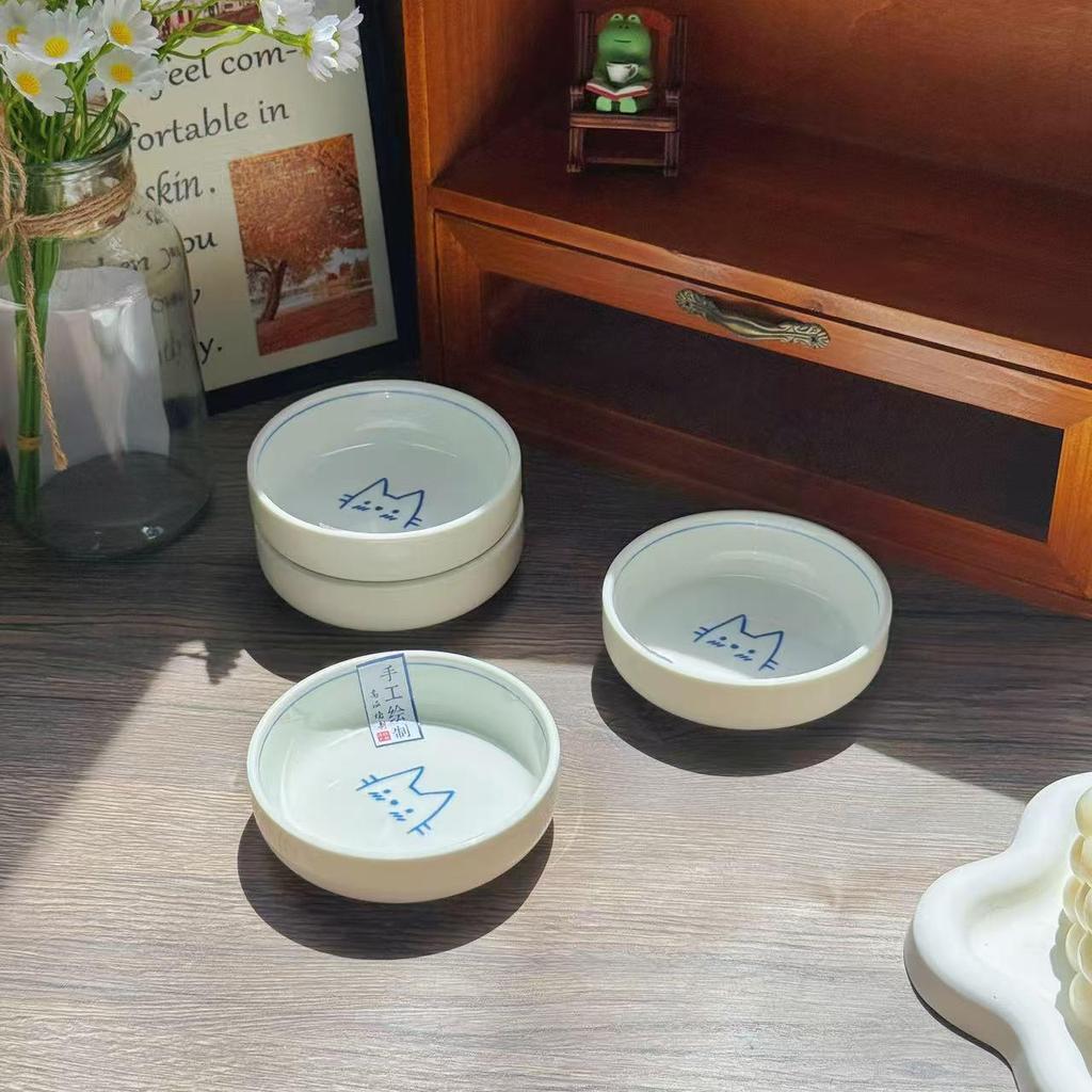 Cute Anti-Knock Ceramic Cat Bowl – Easy-to-Clean Water and Food Bowl with Anti-Black Coating for Pets