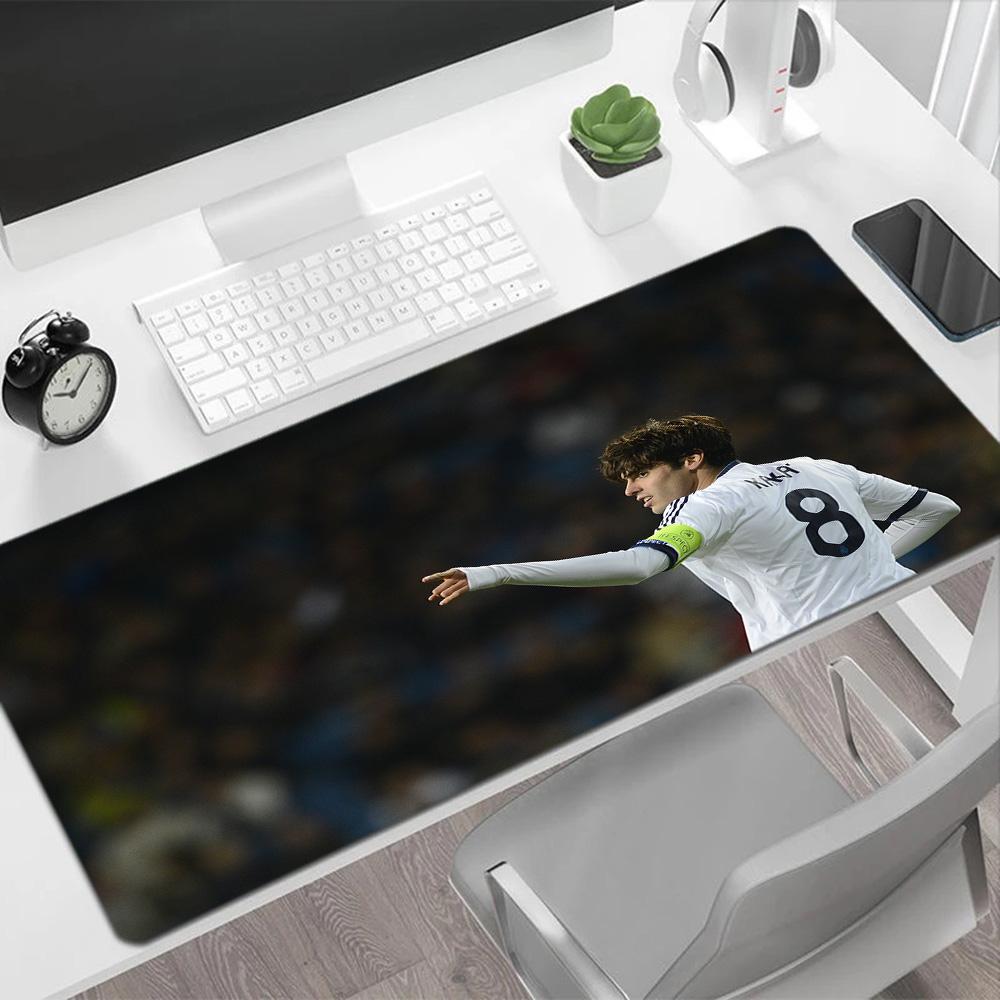 Player Celebrates Victory Moment Gaming Mouse Pad Keyboard Pad Ultra-Long Desk Mat Non-Slip Rubber Base Office Desk Accessory