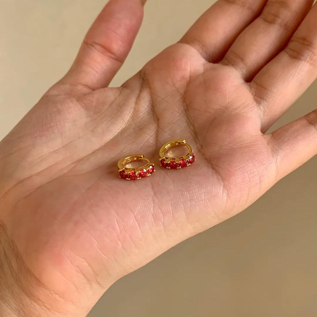 Hot Selling Unique Red Diamond and Zircon Matching Niche Earrings, Fashionable, Exquisite, High-end and Simple золотой