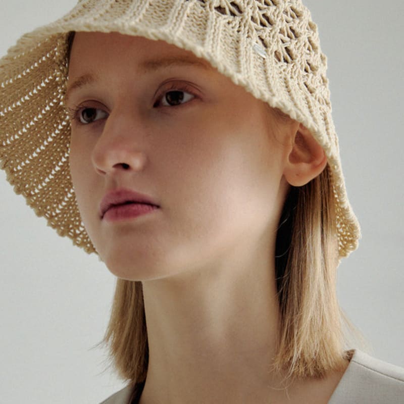 

Marchen Luis punching bucket hat_3color ivory