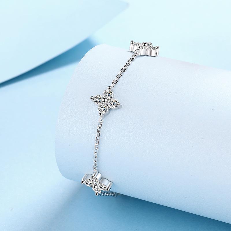 S925 Sterling Silver Moissanite Hand Jewelry Women's Four-leaf Clover Bracelet Plated with Pt950 Gold As A Gift for Your Girlfriend