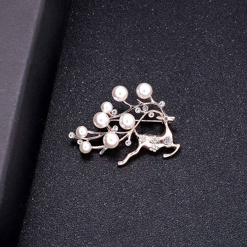 Elegant Peony Brooch: High-End Chinese Style Corsage Pin