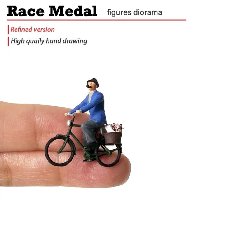 1/64 Scale Realistic Cycling Scene Model Miniature Cyclist Figurine for Model Building Set and Railway Landscape Decors