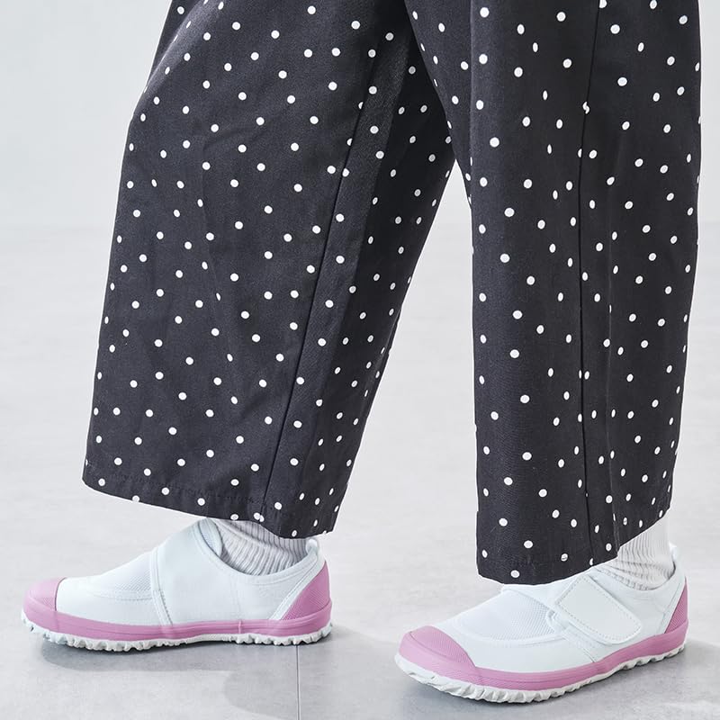 Easy-to-wear, water-repellent, washable indoor shoes for boys and girls, suitable for kindergarten, nursery, and gym classes. Suitable for entrance an
