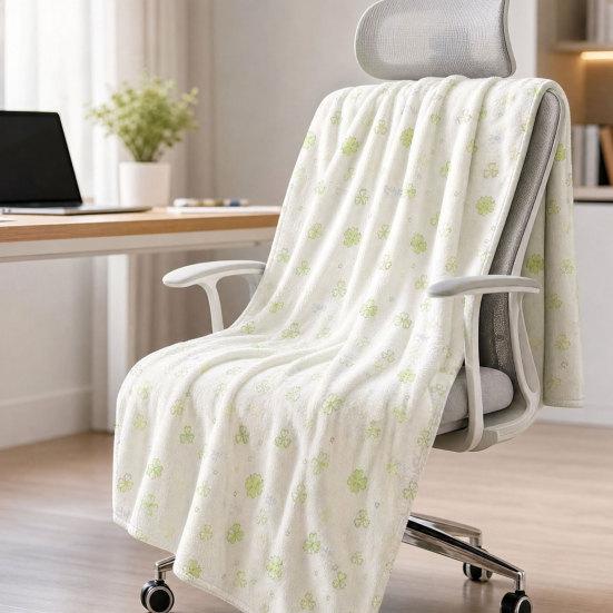 Four Leaf Clover Blanket, Multi-Purpose Air Conditioner Blanket, Soft Double-Sided Flannel Throw Blanket for Sofa Bed Dorm Office