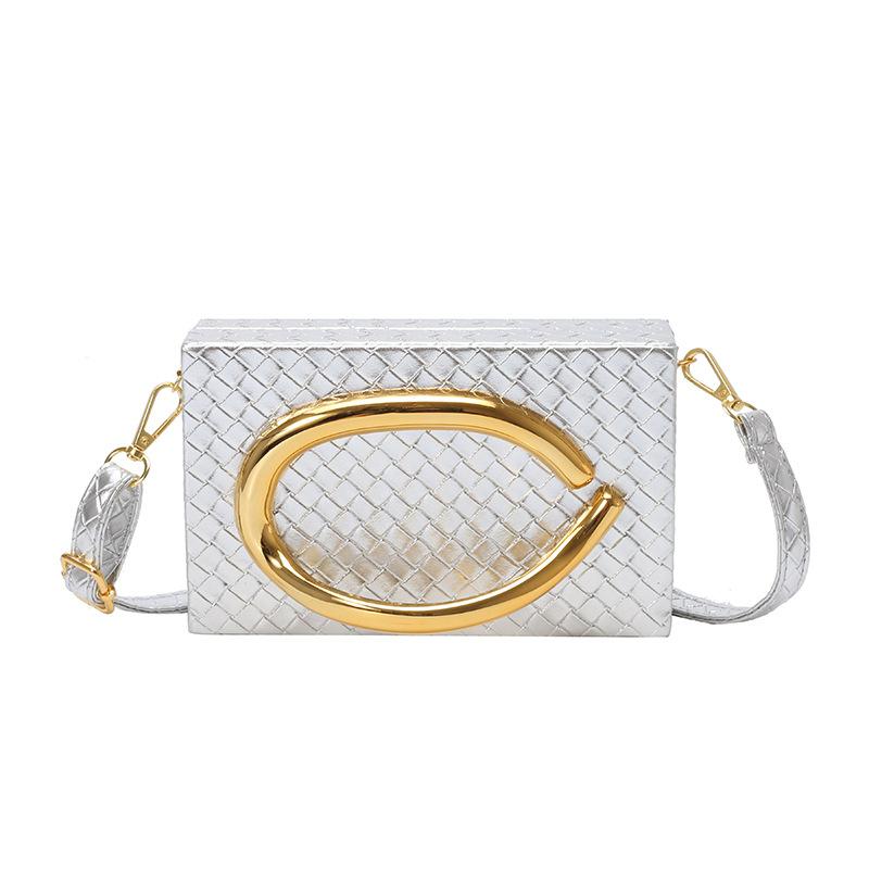 

Women s bag 2025 new European and American fashion personalized retro dinner bag Xiaoxiangfeng diamond shoulder box bag tide срібний