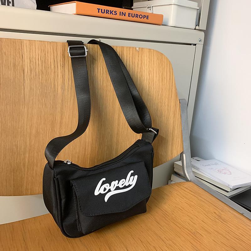 

Niche design casual simple foreign texture dumpling bag fashion 2025 summer new women s shoulder messenger bag