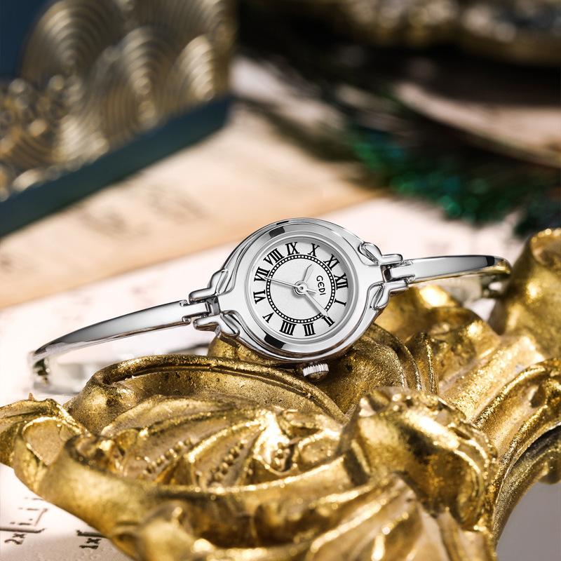 Fashion Accessorie Women's White Exquisite Ultra-Fine Bracelet Watch Small Retro Bracelet Watch Simple High-Value Quartz Watch