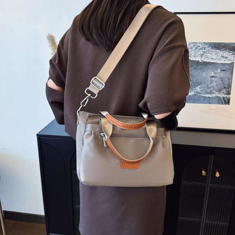 Women's Bag Summer New Lightweight Large-capacity Tote Bag Women's Casual Simple Shoulder Messenger Bag