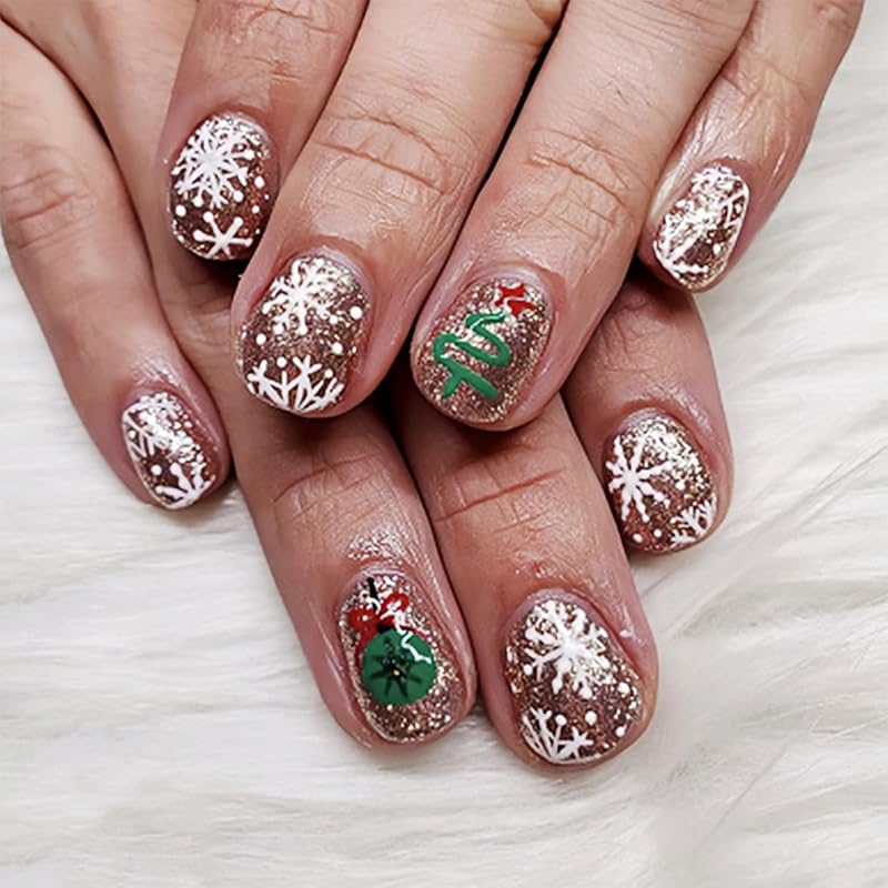 Cute Snowflake Deer Fake Nails Short Square Christmas Press On Nails with Heart Glue On Nails Glossy Winter Xmas Acrylic Stick On Nails for Women DIY