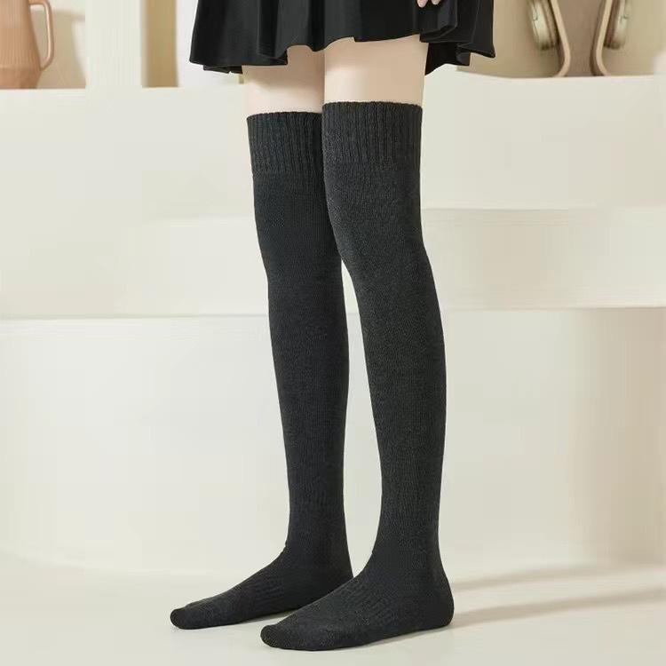 Over-the-knee socks for autumn and winter, lined with fleece, thickened, warm, and slimming.