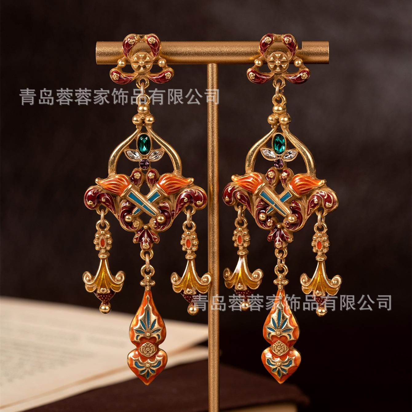 Vintage Court Antique Hollowed Out Glazed Pendant Earrings With A Classical Elegant Temperament