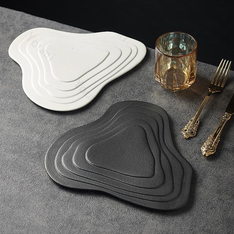 Nepravidelné keramické talíře v jednotné barvě Kreativní restaurace Talíř na steak Unikátní lehce luxusní nádobí Talíř na lahodný dezert Sushi talíř