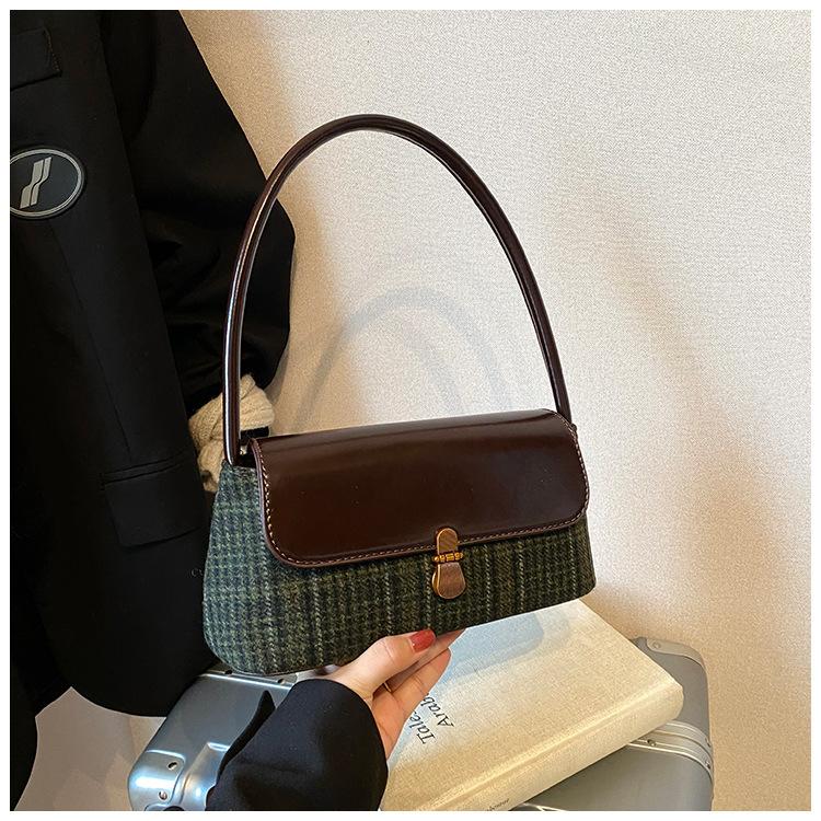 

Underarm bag women s large capacity 2025 new autumn and winter niche design shoulder handbag casual bag