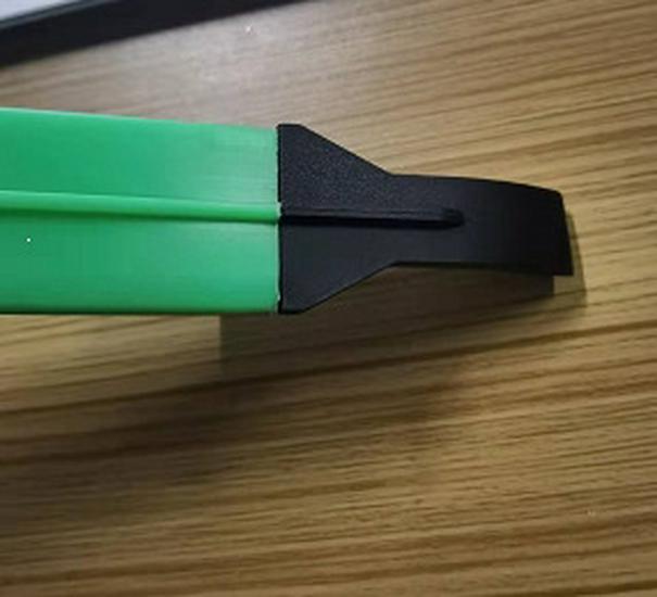 Çift Hatlı İçecek Konveyörü için Paralel Ray Pedi ve Birleşme Yeri